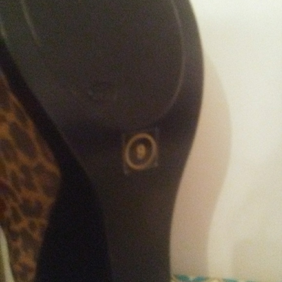 CHARLESTON SHOE CO. Women’s wedged heel - Picture 2 of 3